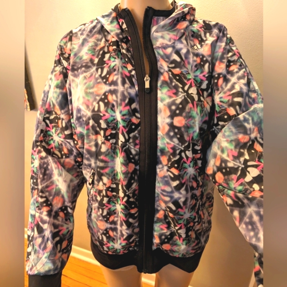 ADIDAS Print Relaxed Lightweight Windbreaker Jacket with hood & zippered pockets